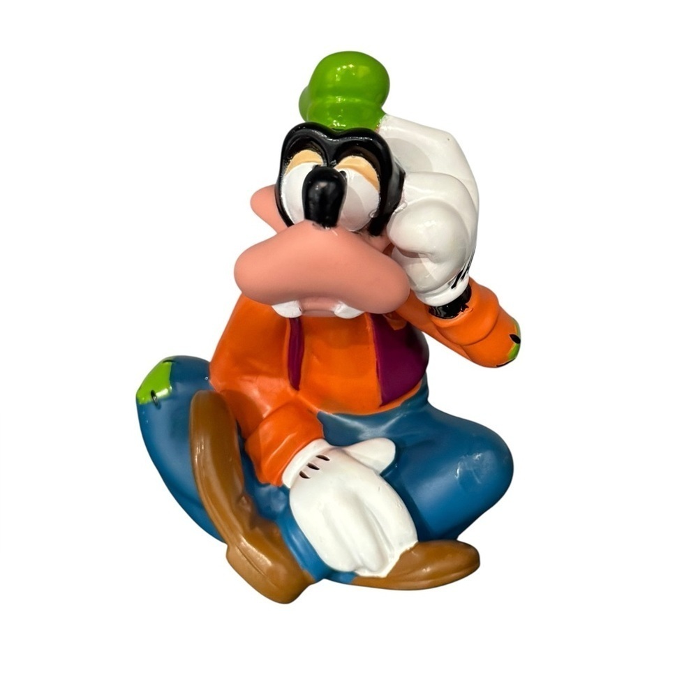 Walt Disney Vintage 6” Goofy Sitting & Thinking Rubber Bath Toy